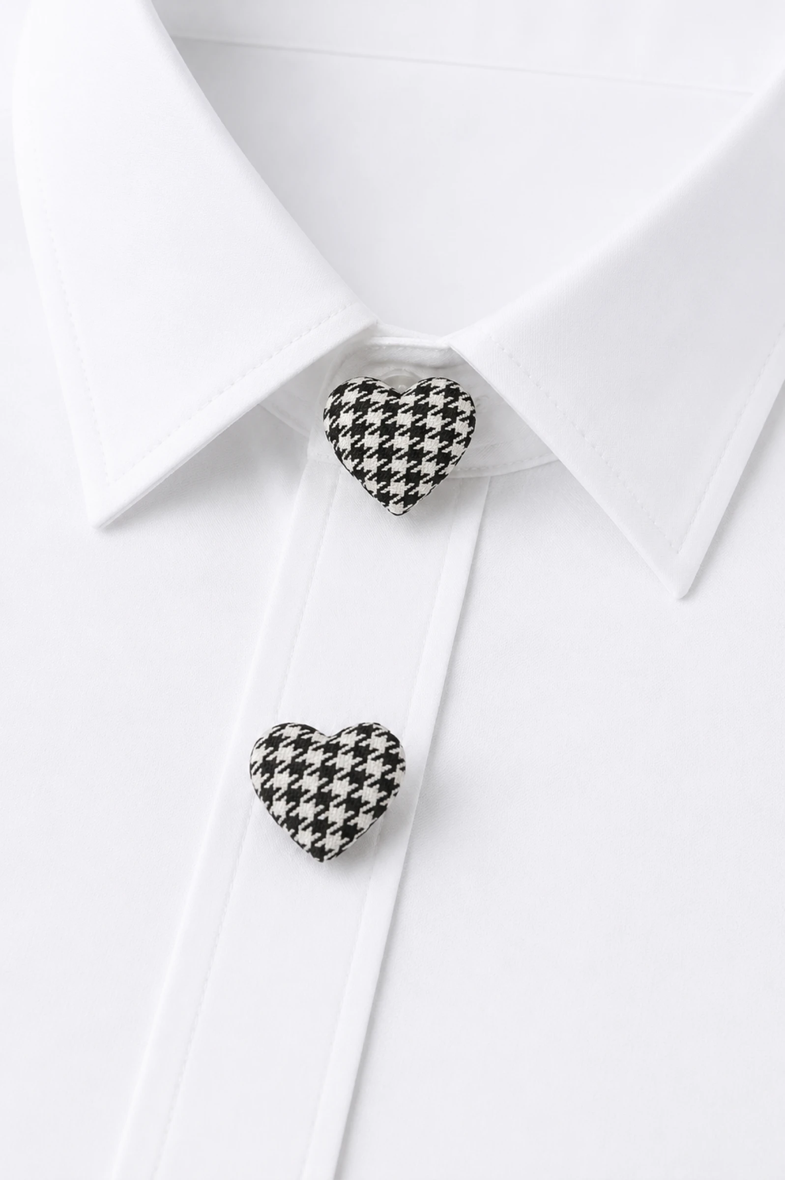 Paire de caches-boutons « cœur noir & blanc »